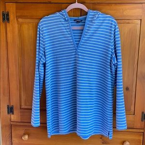 Lands’ End blue/white hooded tunic top. Si…